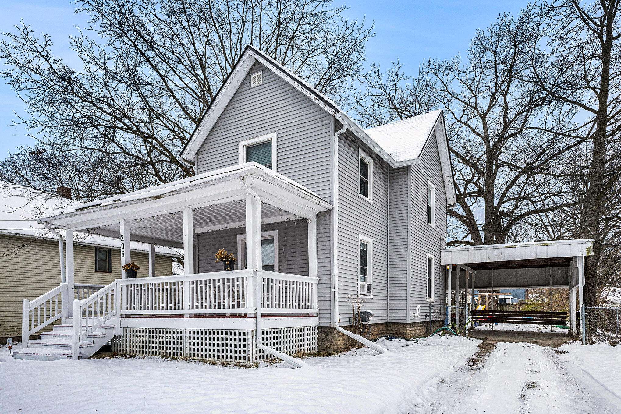 Lansing, MI 48910,205 Moores River DR