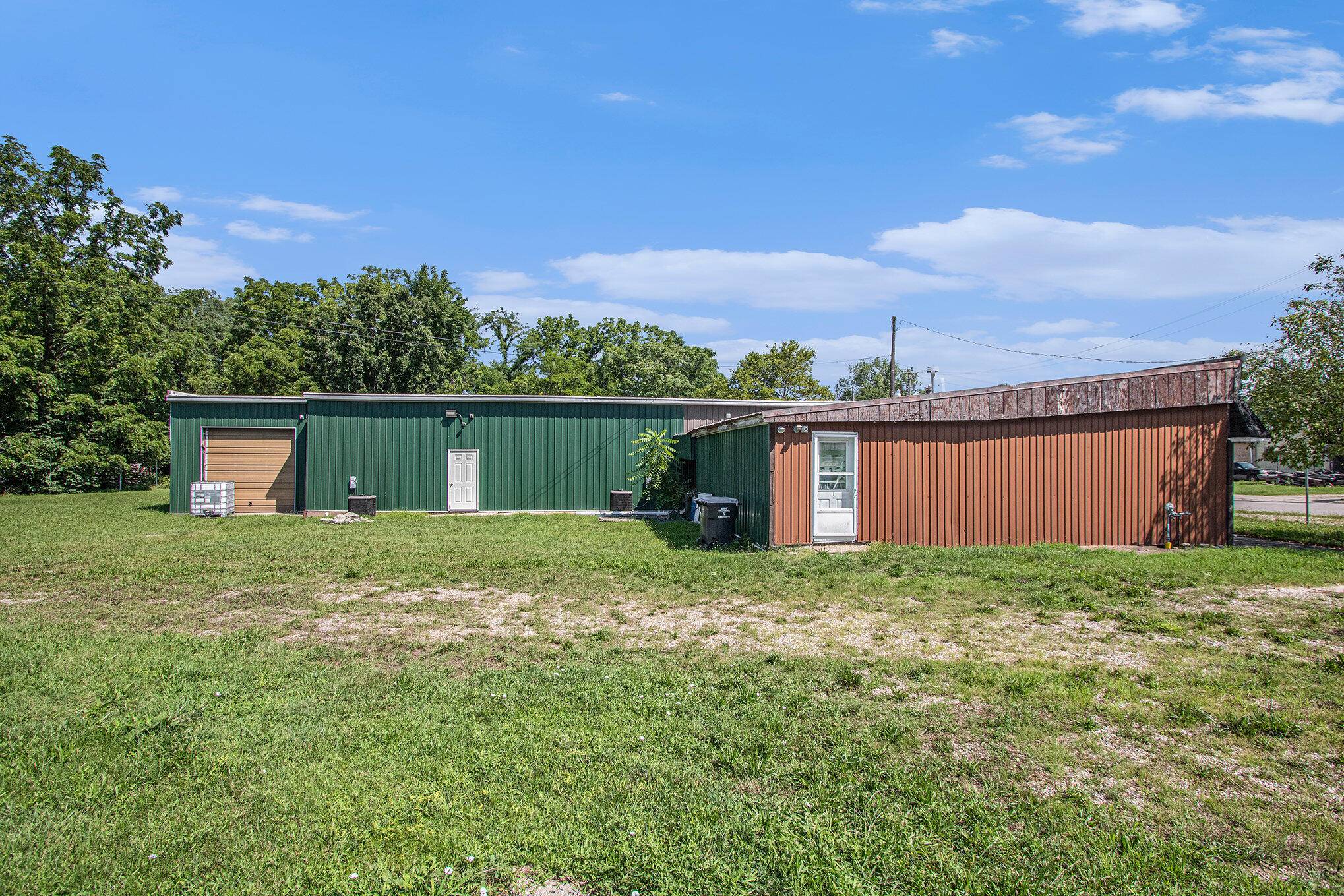 Buchanan, MI 49107,402 S Oak ST