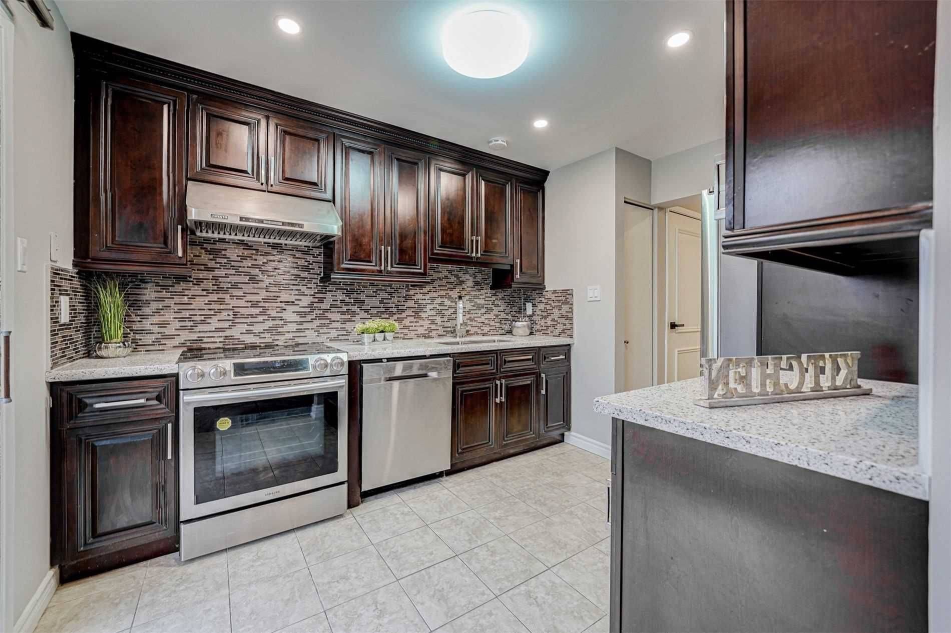 Toronto E07, ON M1V 2H6,14 Grenbeck DR