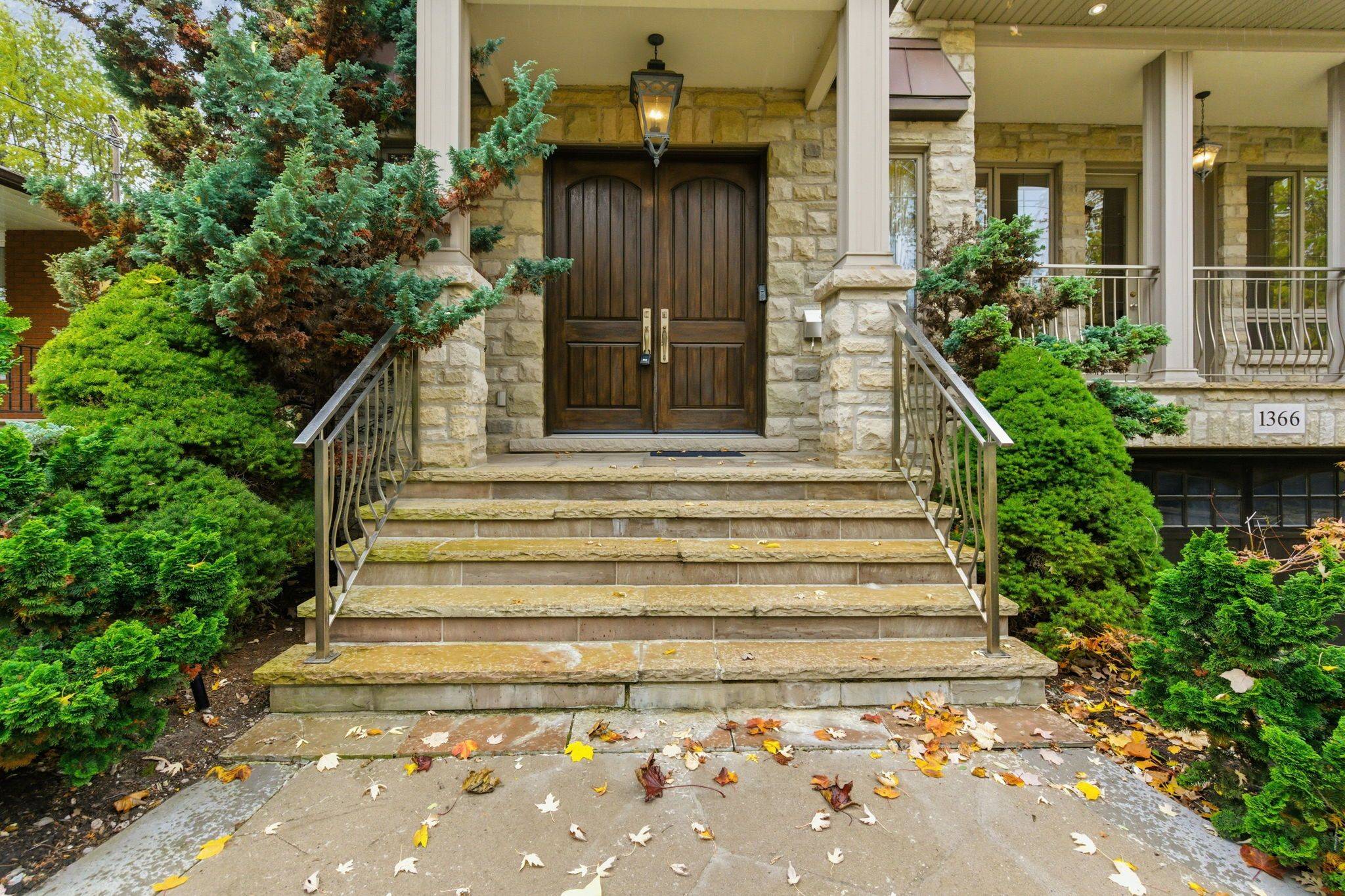 Mississauga, ON L5G 3K2,1366 Wilson AVE