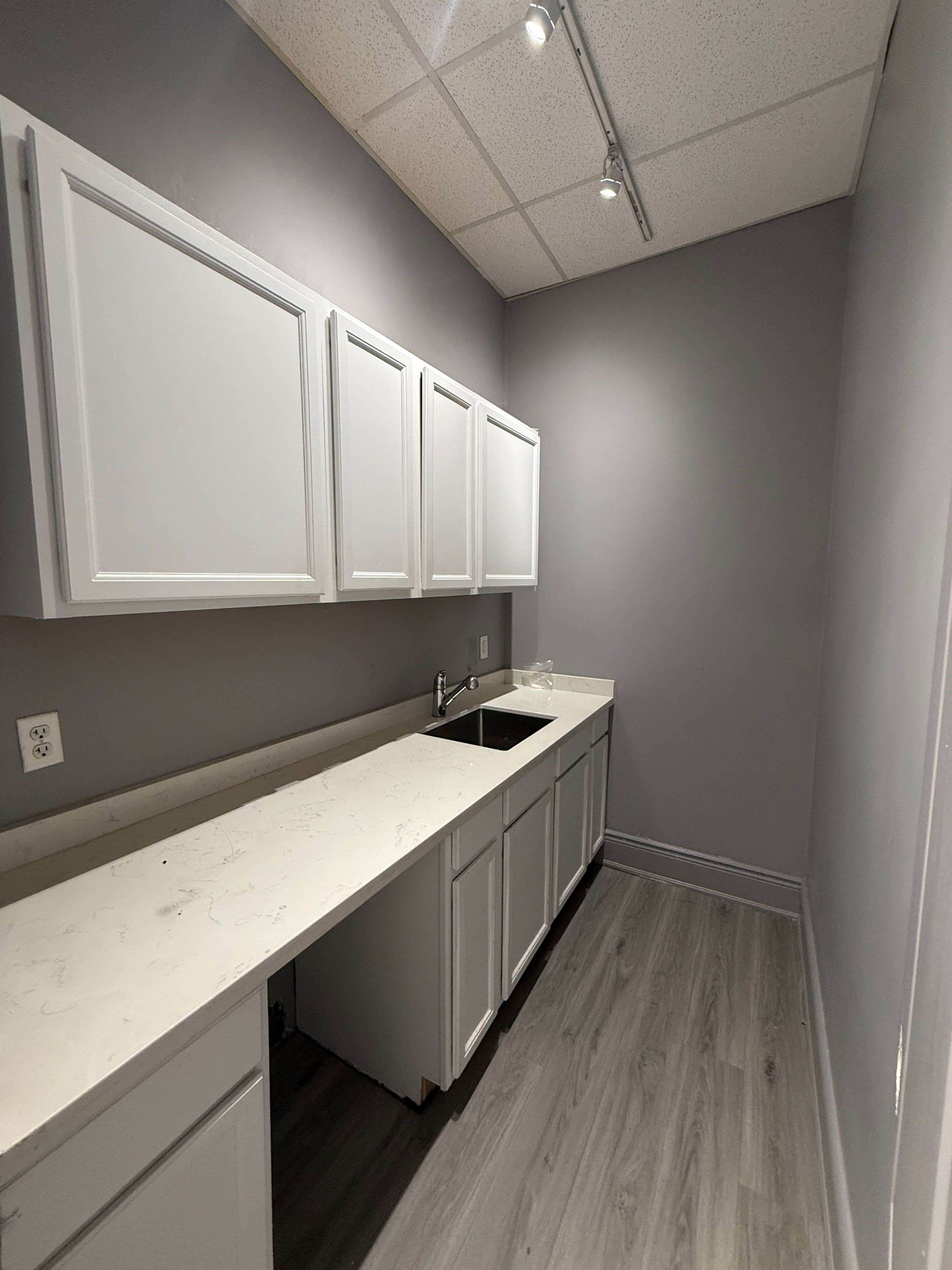 Mississauga, ON L5T 1Y7,6985 Davand DR #17