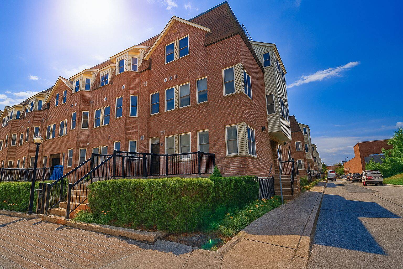 Toronto W04, ON M6A 3E7,760 Lawrence AVE W #132