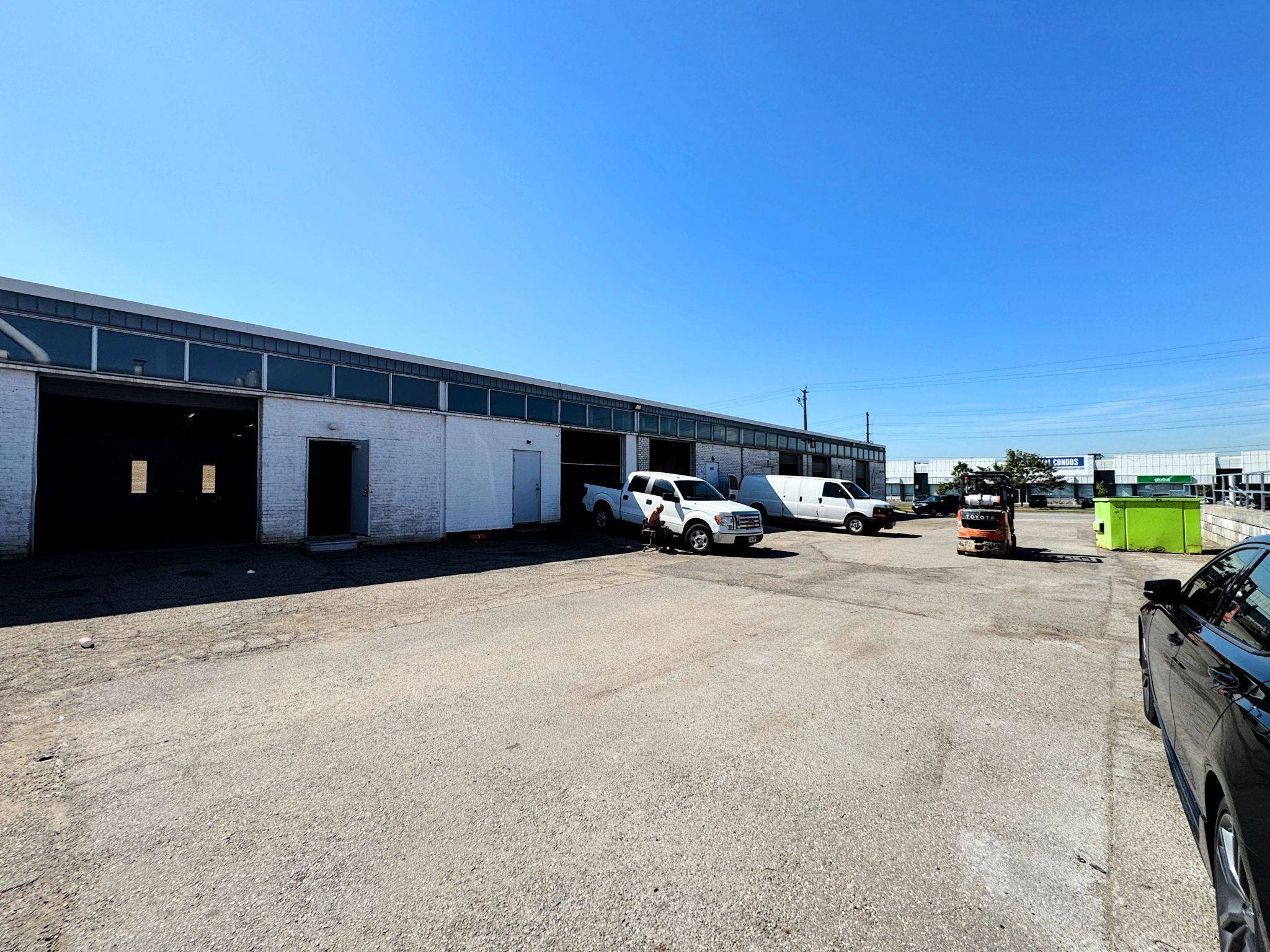 Toronto W05, ON M9L 1V3,385-387 Signet DR