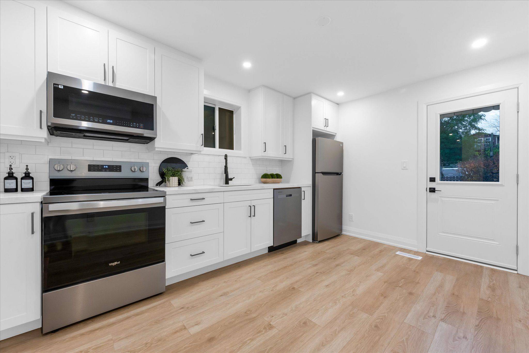 Hamilton, ON L8N 2P4,9 Ford ST