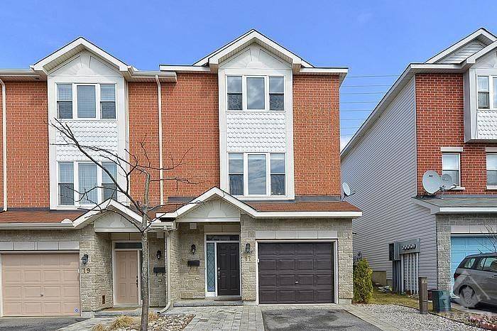 Billings Bridge - Riverside Park And Area, ON K1V 2B2,17 Glenhaven Private