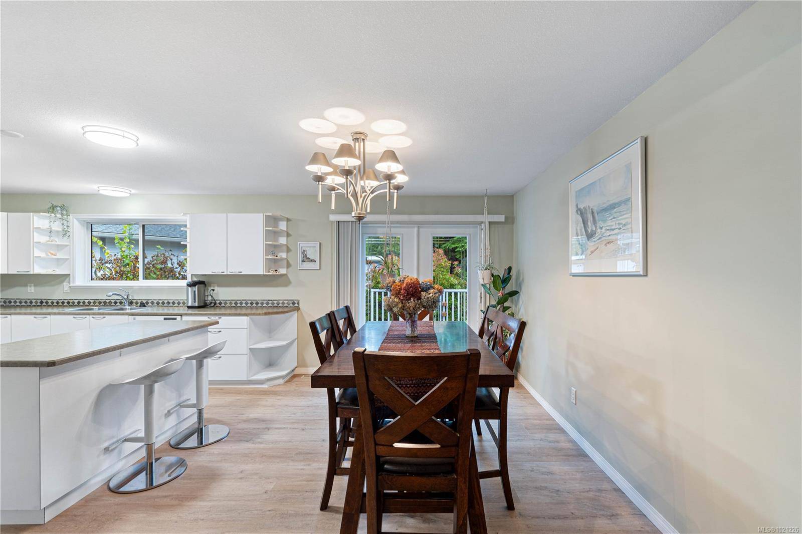 Qualicum Beach, BC V9K 2S4,1356 Meadowood Way