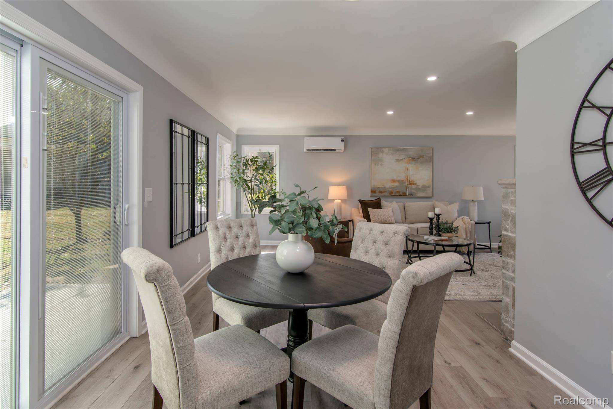 Southfield, MI 48033,21716 Lahser RD