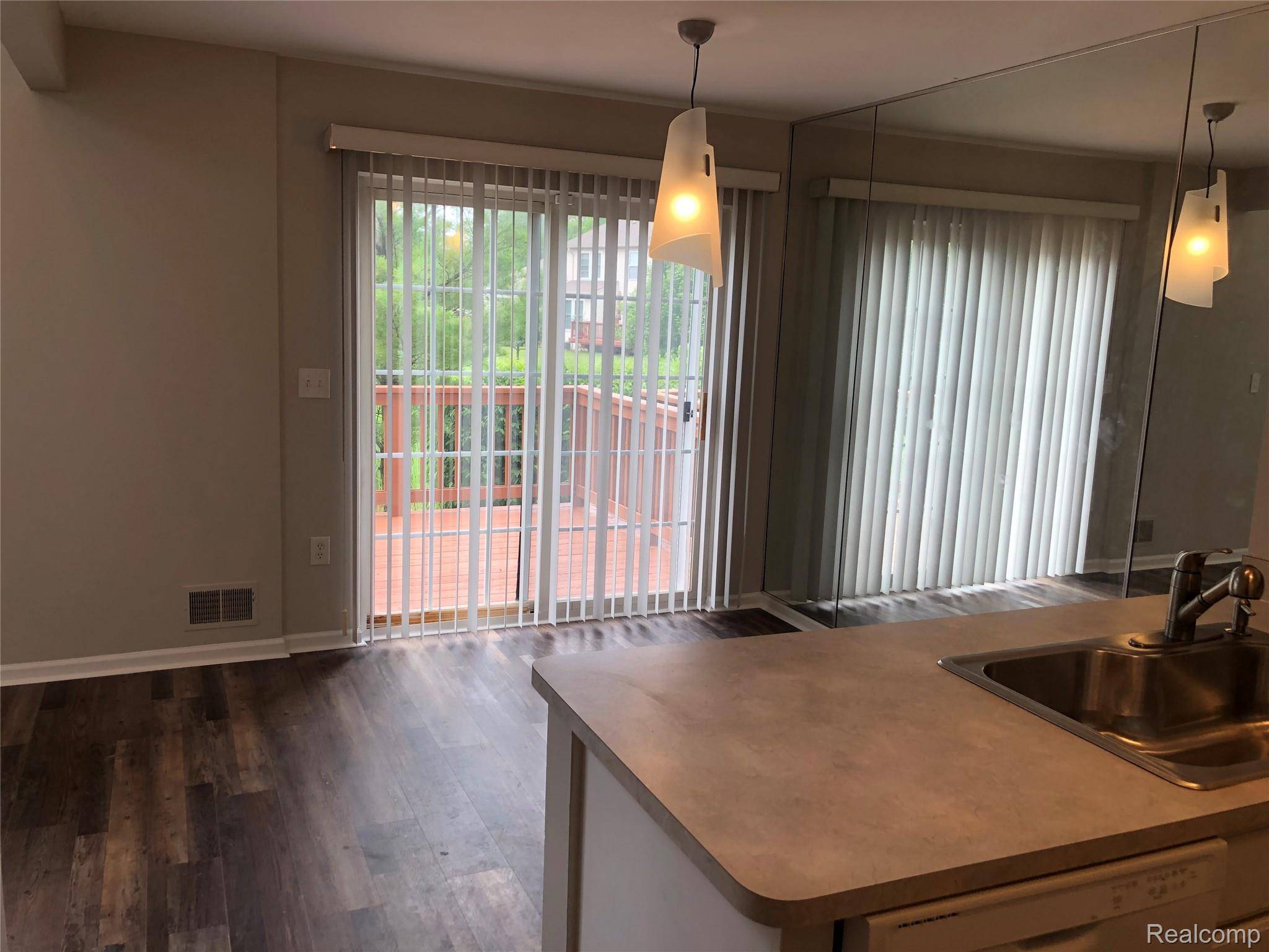 Southfield, MI 48075,17501 GATEWAY CIR