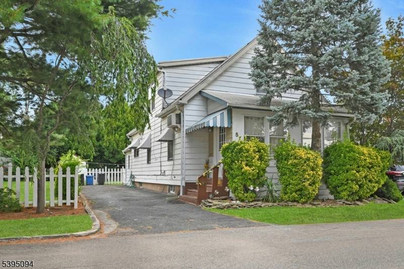 Elmwood Park Boro, NJ 07407,57 18Th Ave