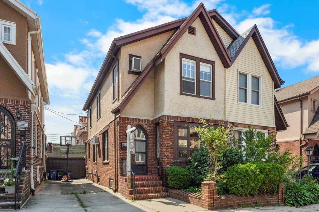 Brooklyn, NY 11209,8916 Shore CT