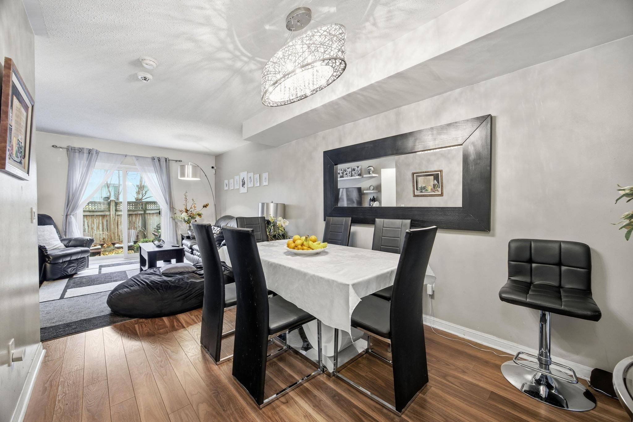 Toronto C04, ON M6A 2M8,21 Replin RD #40