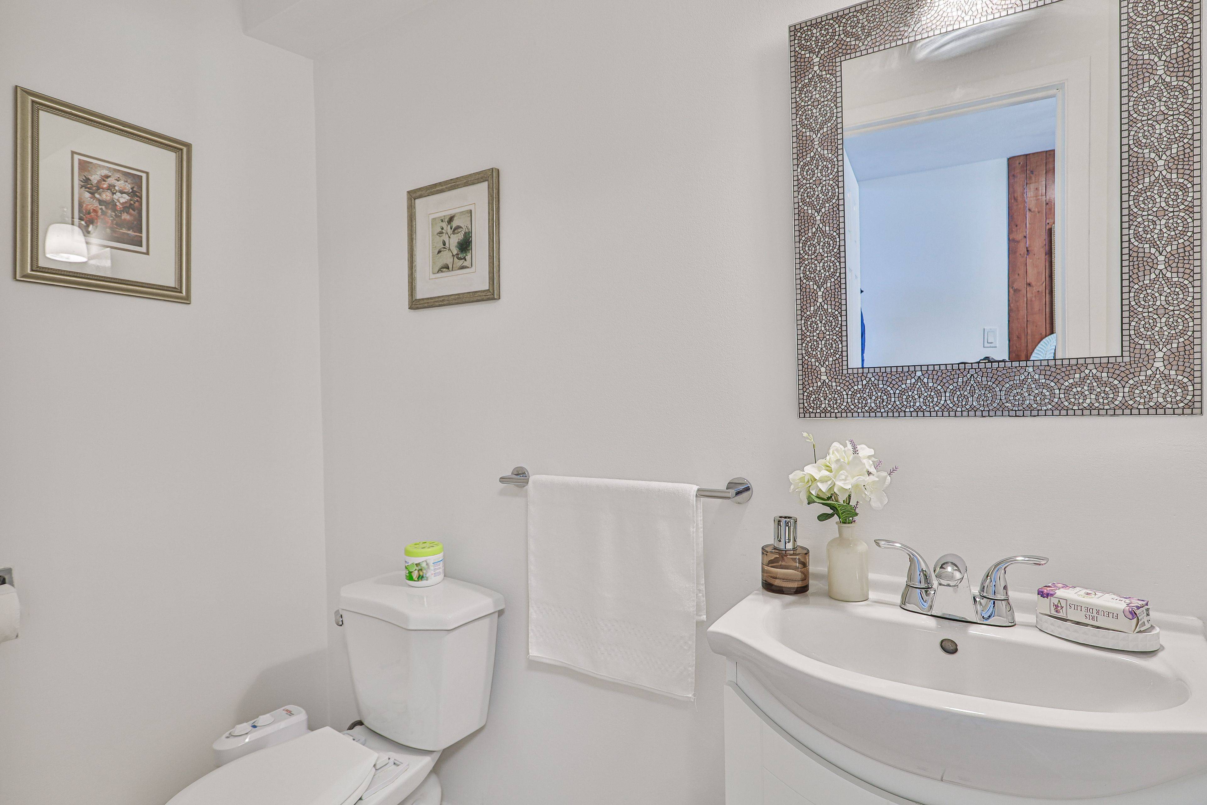 Aurora, ON L4G 3L3,4 Poplar CRES