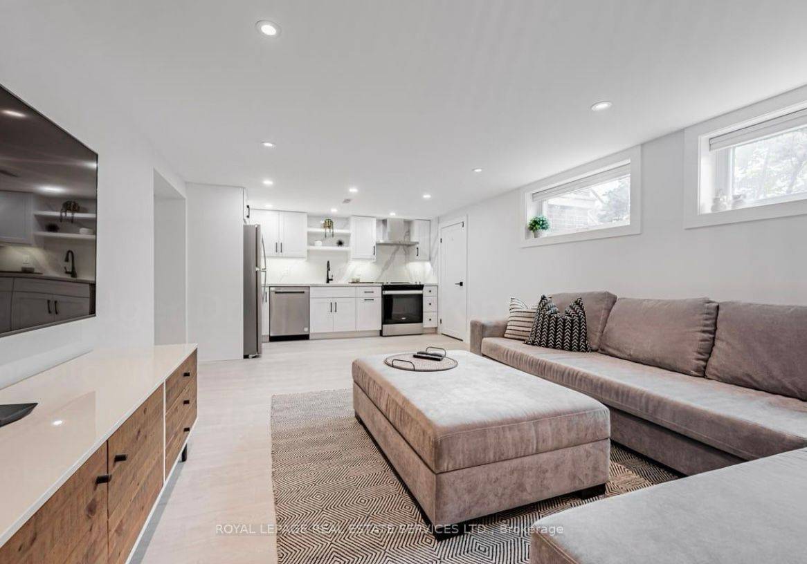 Toronto W07, ON M8Z 2M9,46 Badger DR #Lower