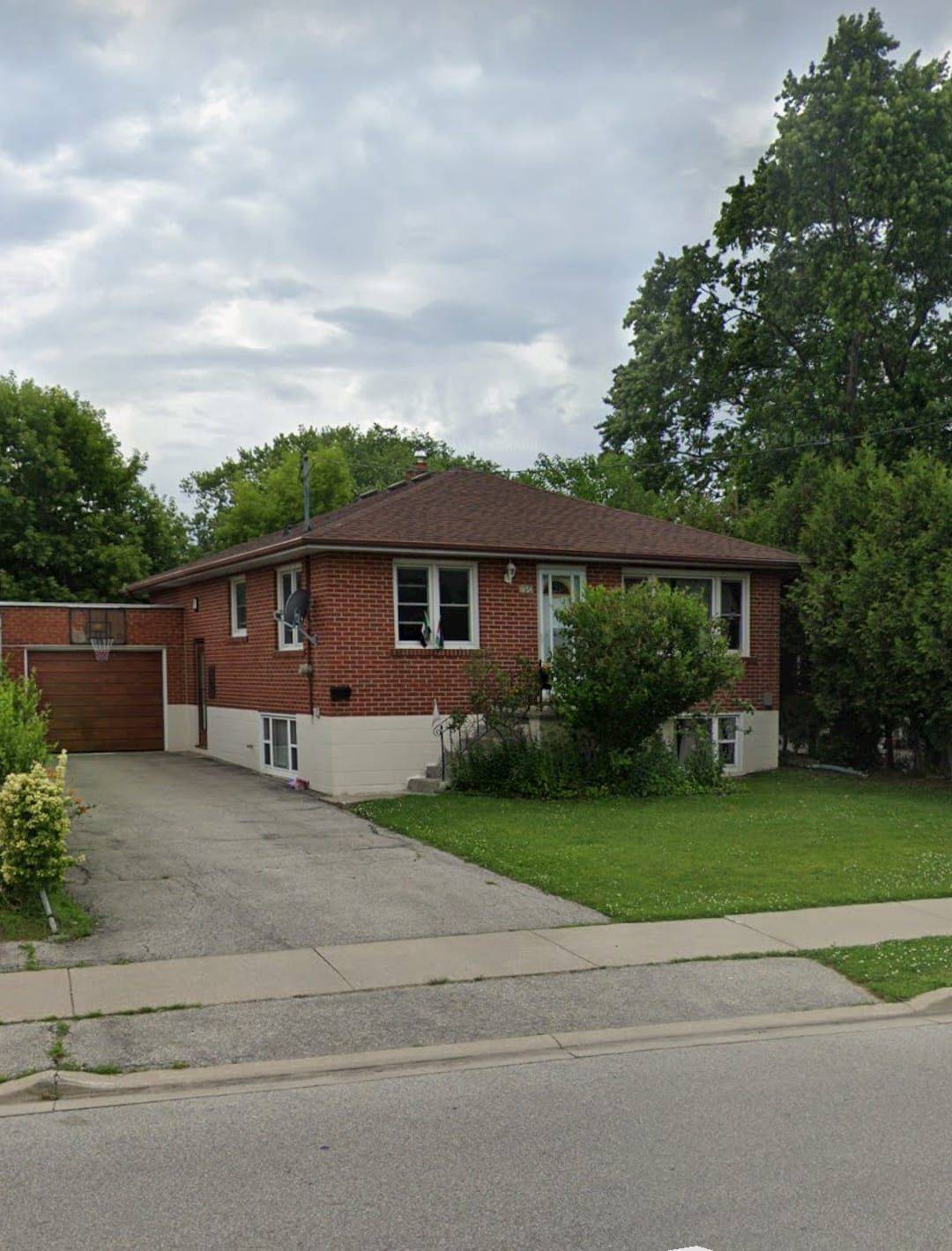 Mississauga, ON L5E 2G5,1024 Ogden AVE