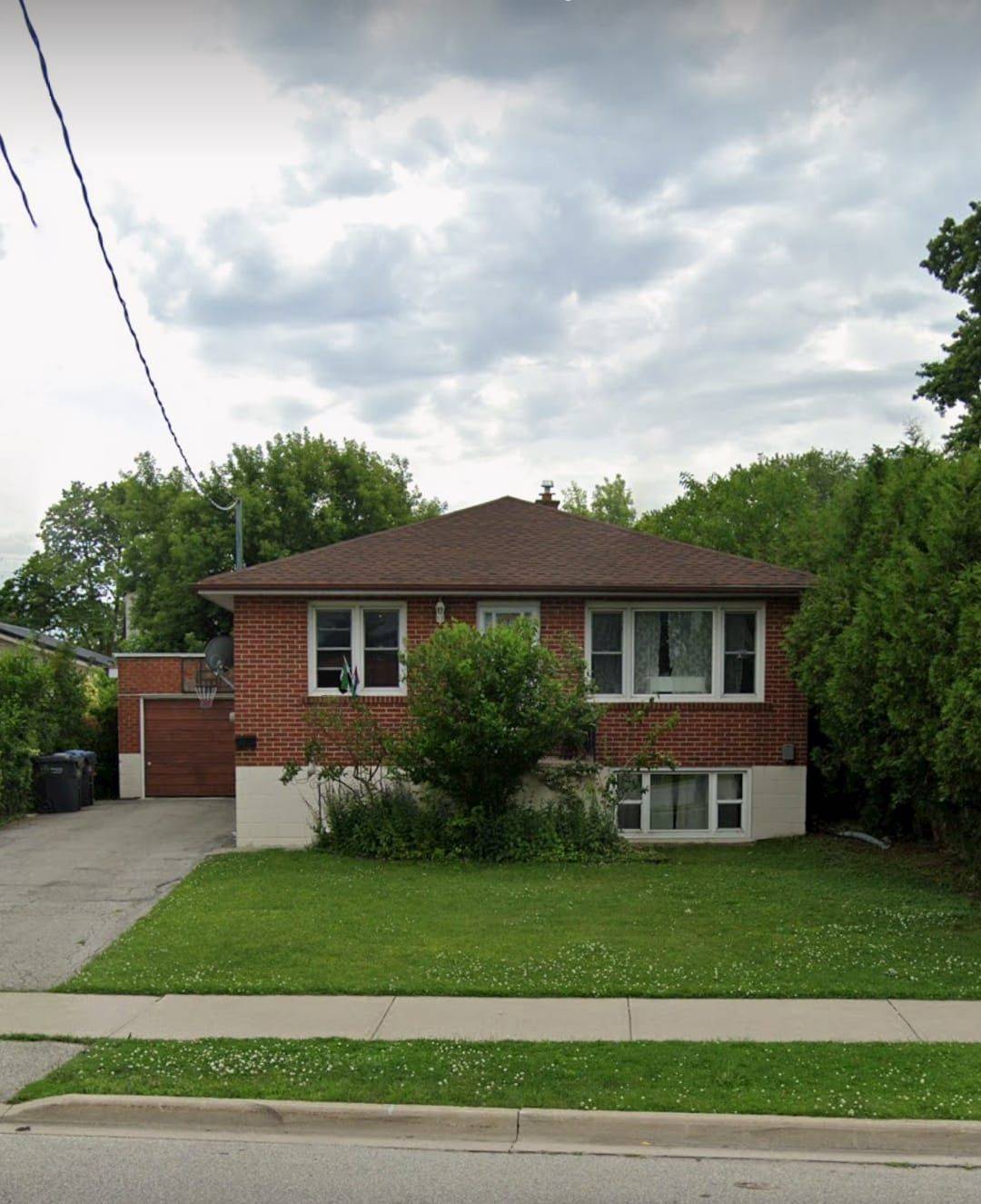 Mississauga, ON L5E 2G5,1024 Ogden AVE