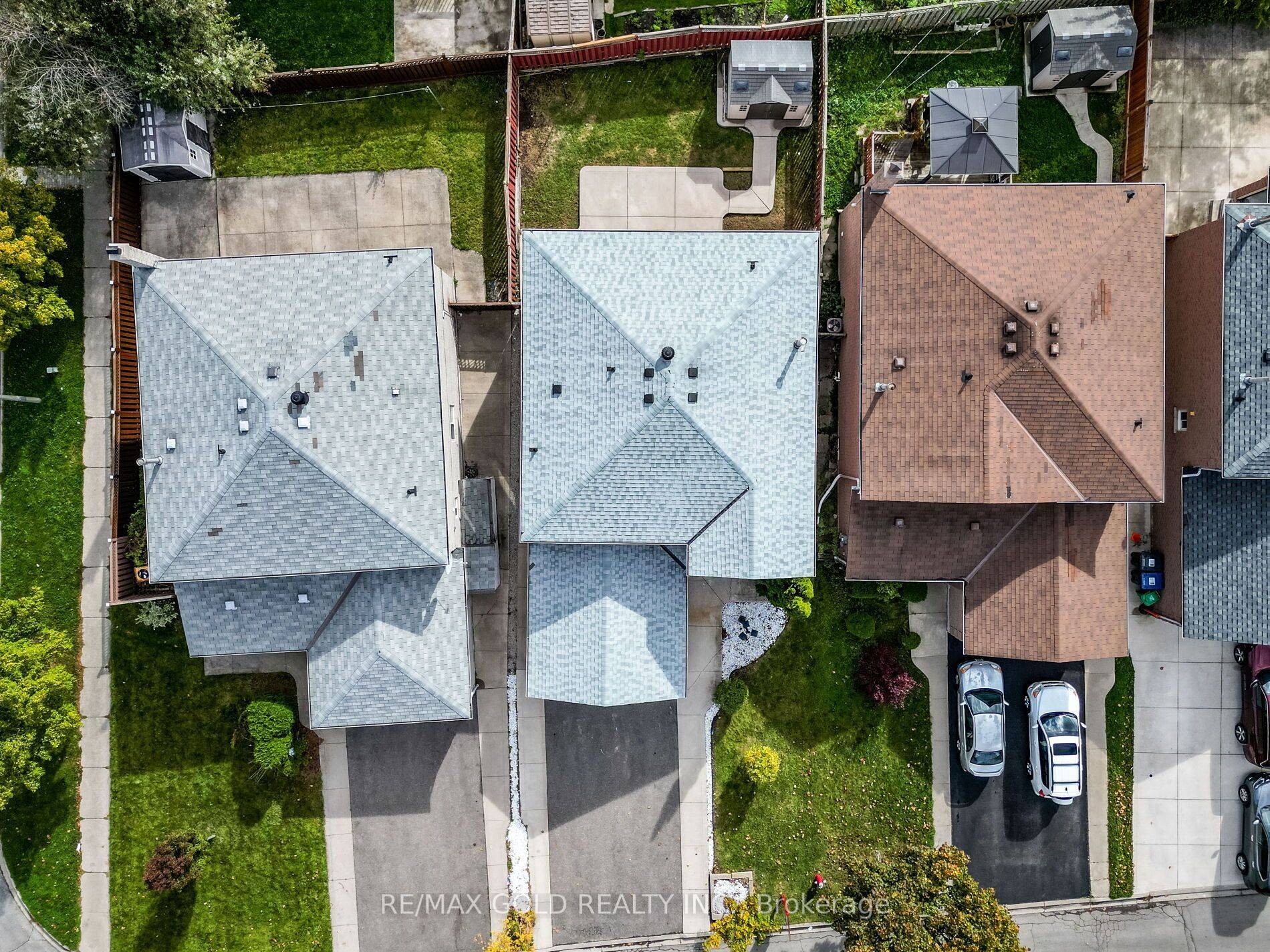 Brampton, ON L6Y 4K7,3 Hawkway CT