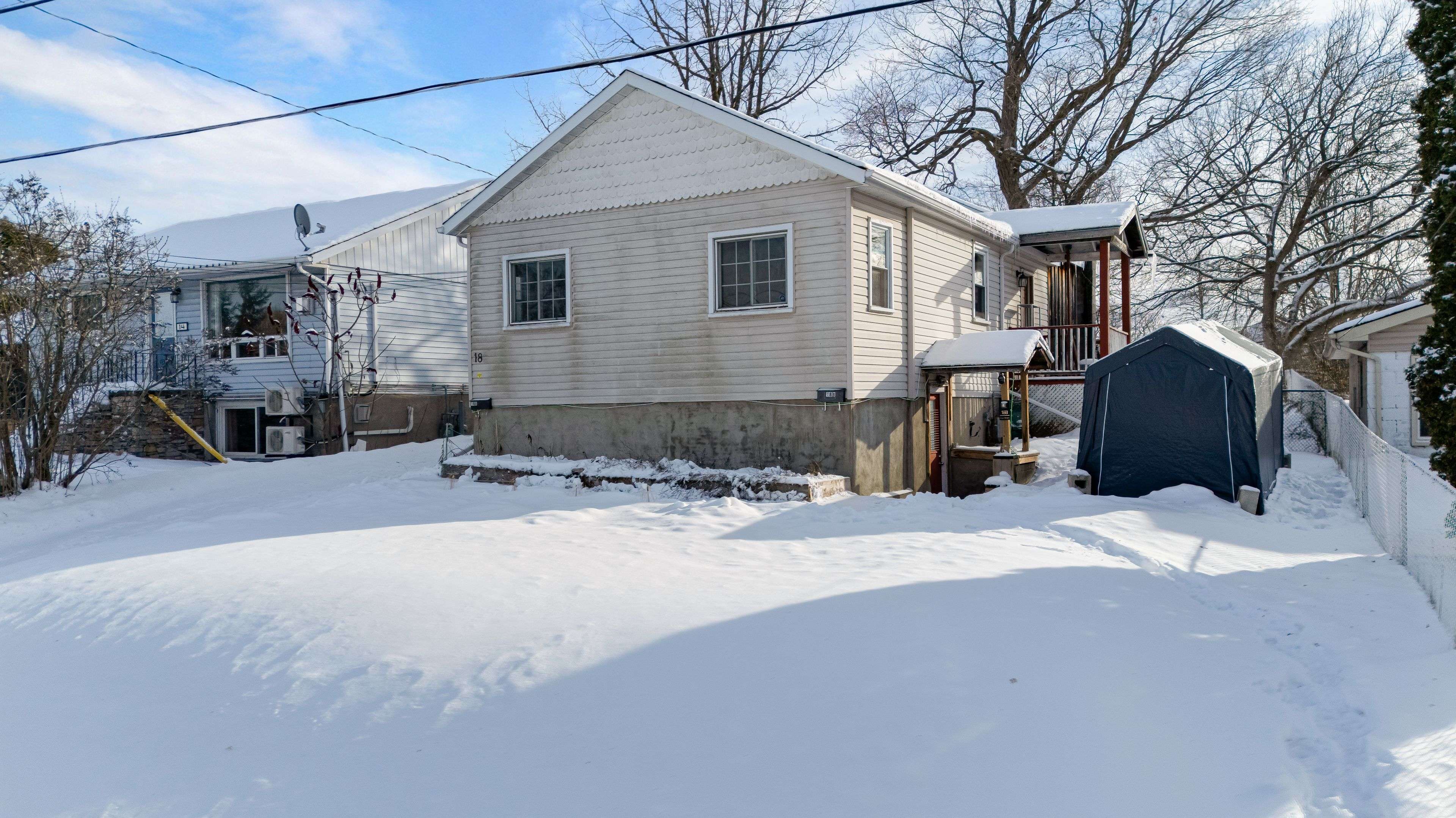 Kingston, ON K7K 2V9,18 Greer ST