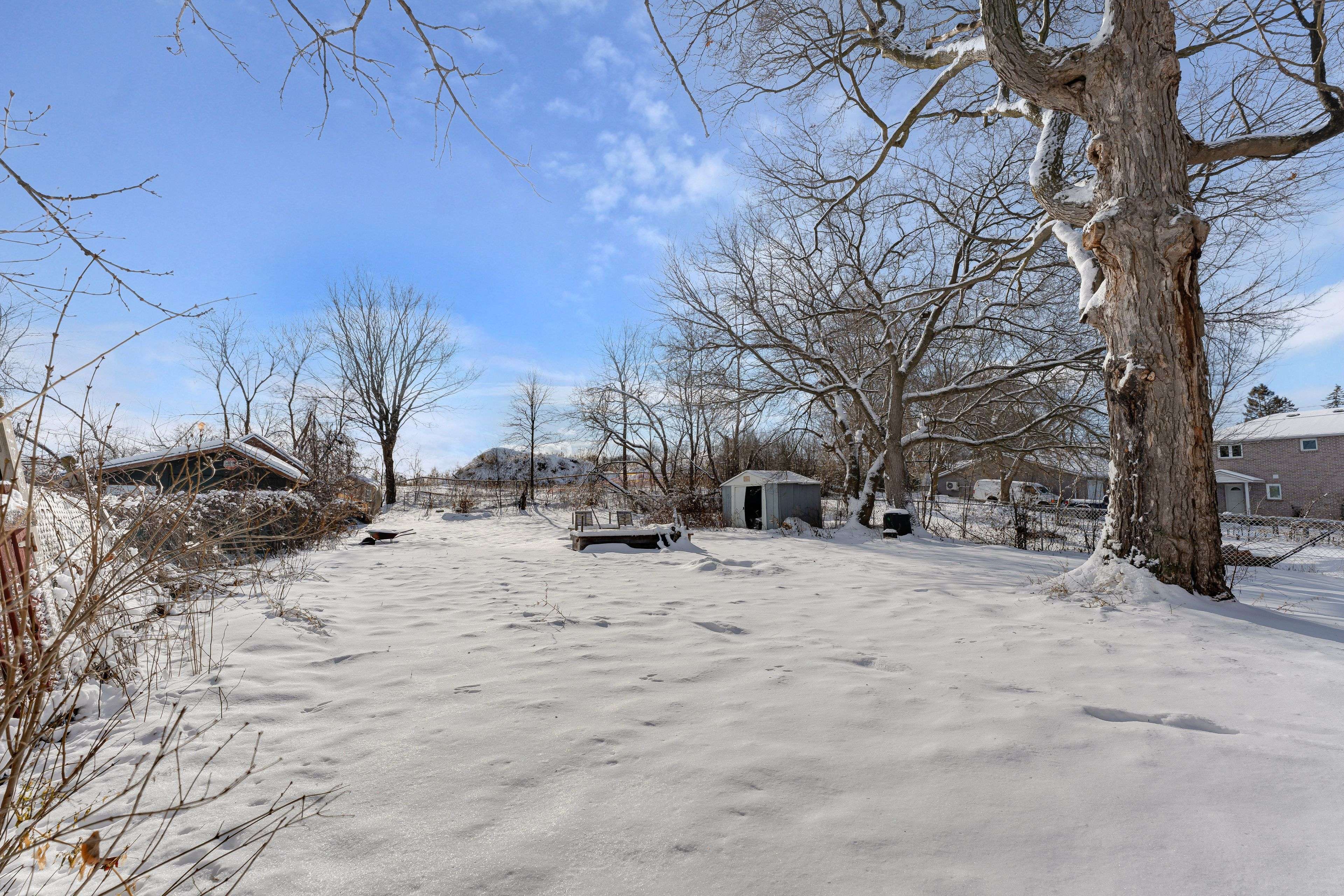 Kingston, ON K7K 2V9,18 Greer ST