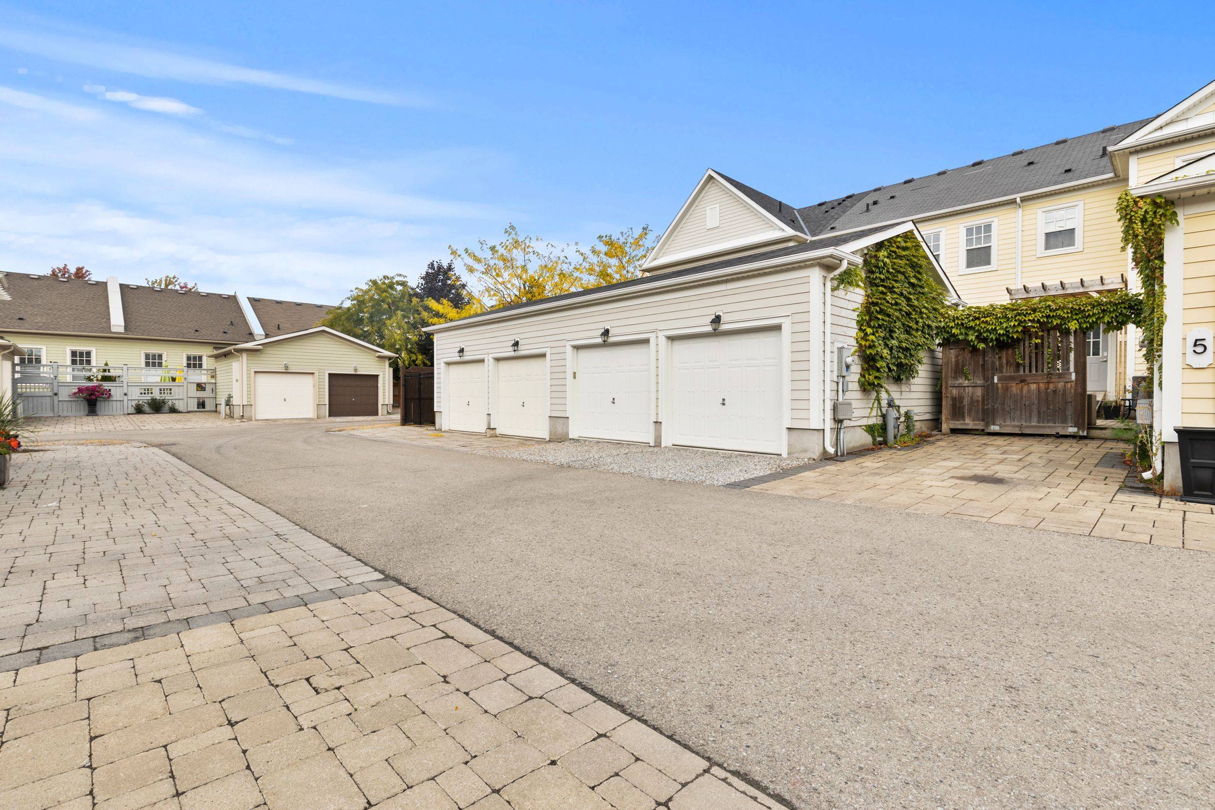 Niagara-on-the-lake, ON L0S 1J0,3 BLACKBIRD ST