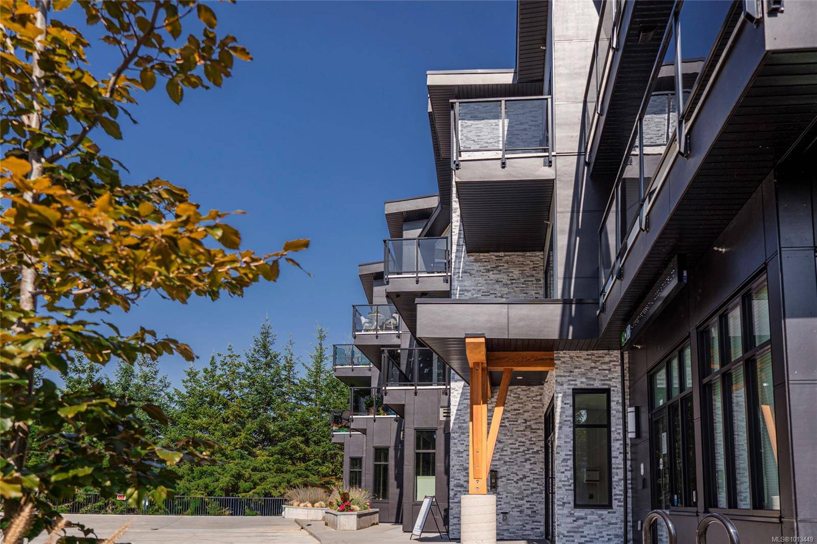 Nanaimo, BC V9T 2H3,4474 Wellington Rd #207