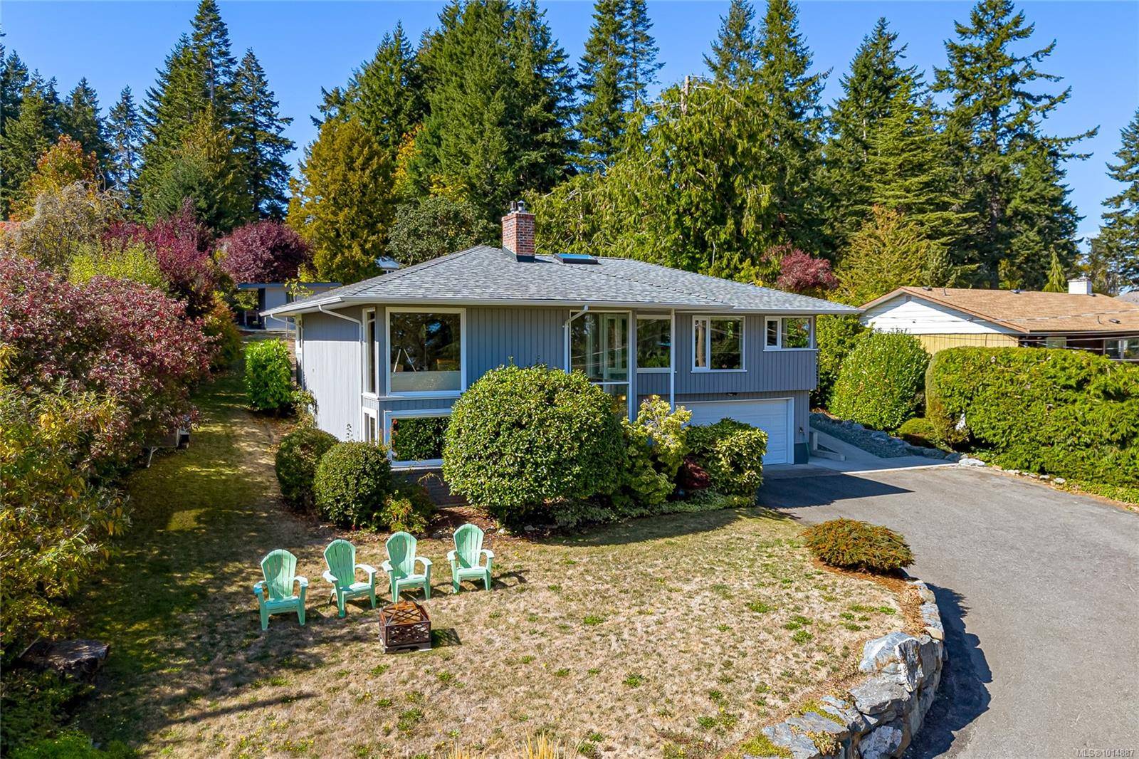 North Saanich, BC V8L 1K4,8650 Emard Terr