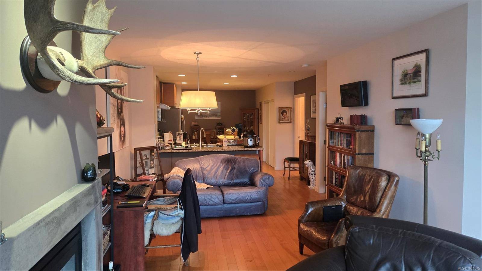 Nanaimo, BC V9R 0B8,38 Front St #503