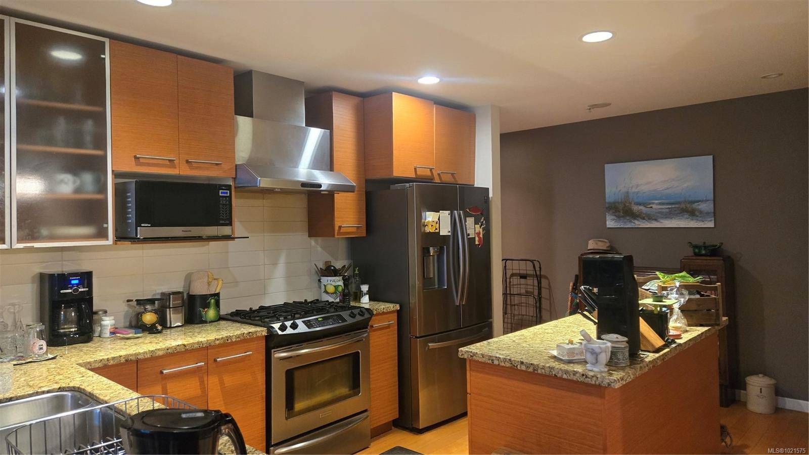 Nanaimo, BC V9R 0B8,38 Front St #503