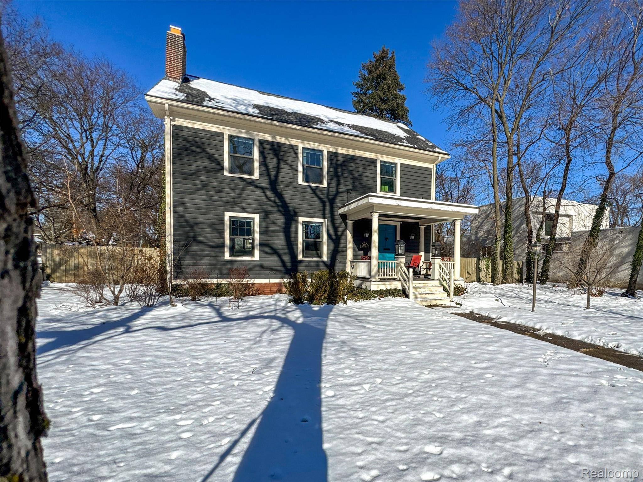 Birmingham, MI 48009,1119 E Maple RD