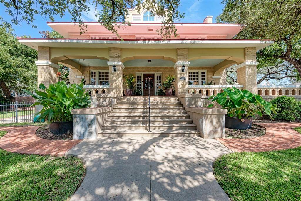 Lampasas, TX 76550,401 W 4th Street