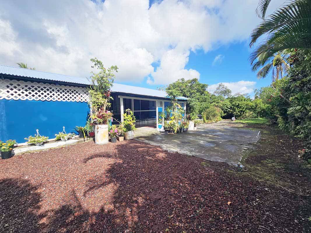 Pahoa, HI 96778,16-2075 AINALOA WAY