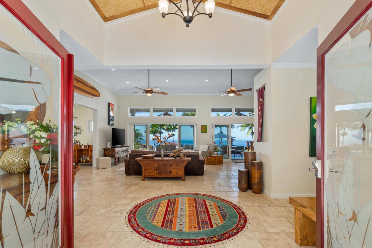 Kailua-kona, HI 96740,73-1215 HAMO ST