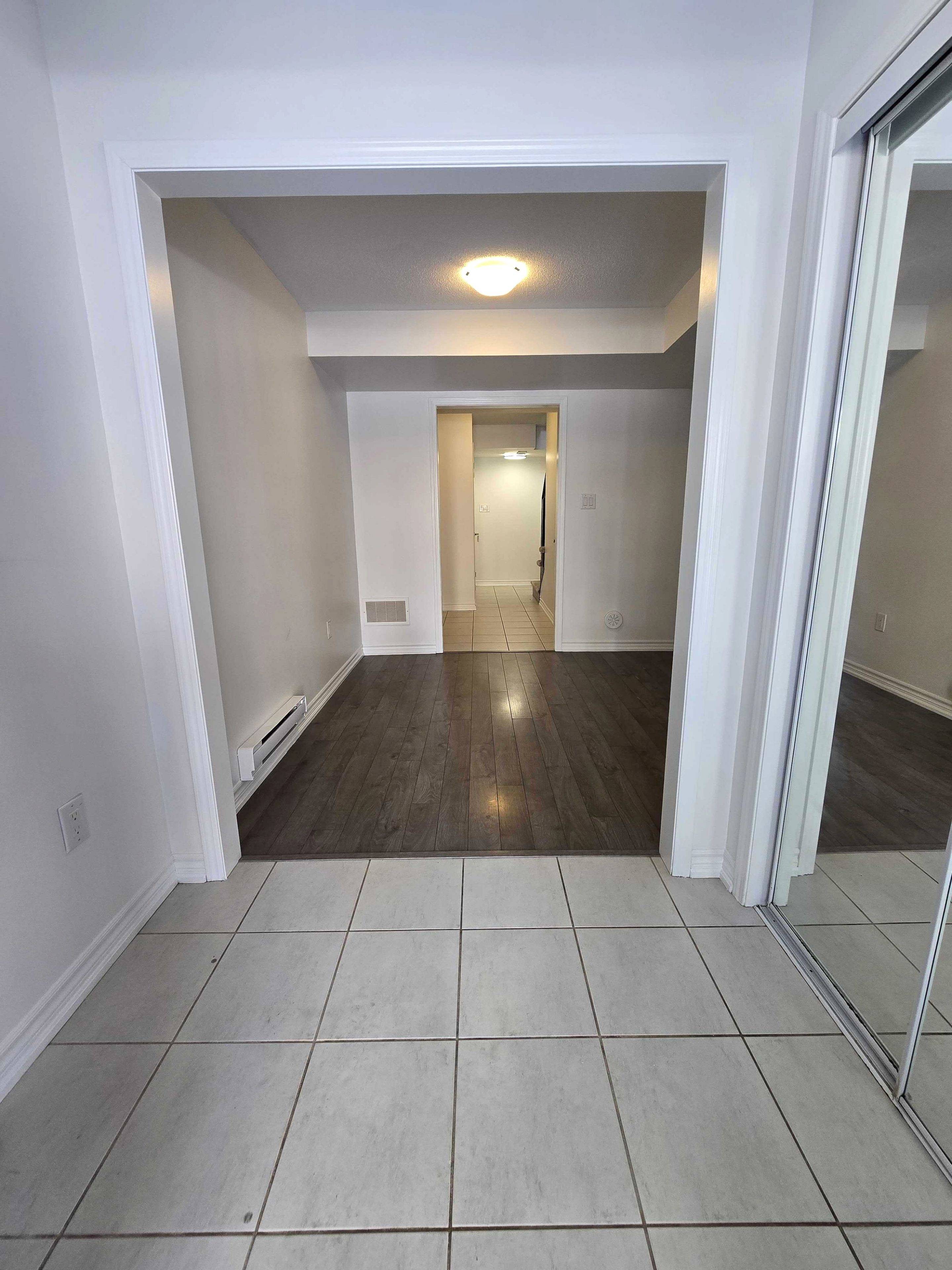 Milton, ON L9T 7E7,518 Buckeye CT