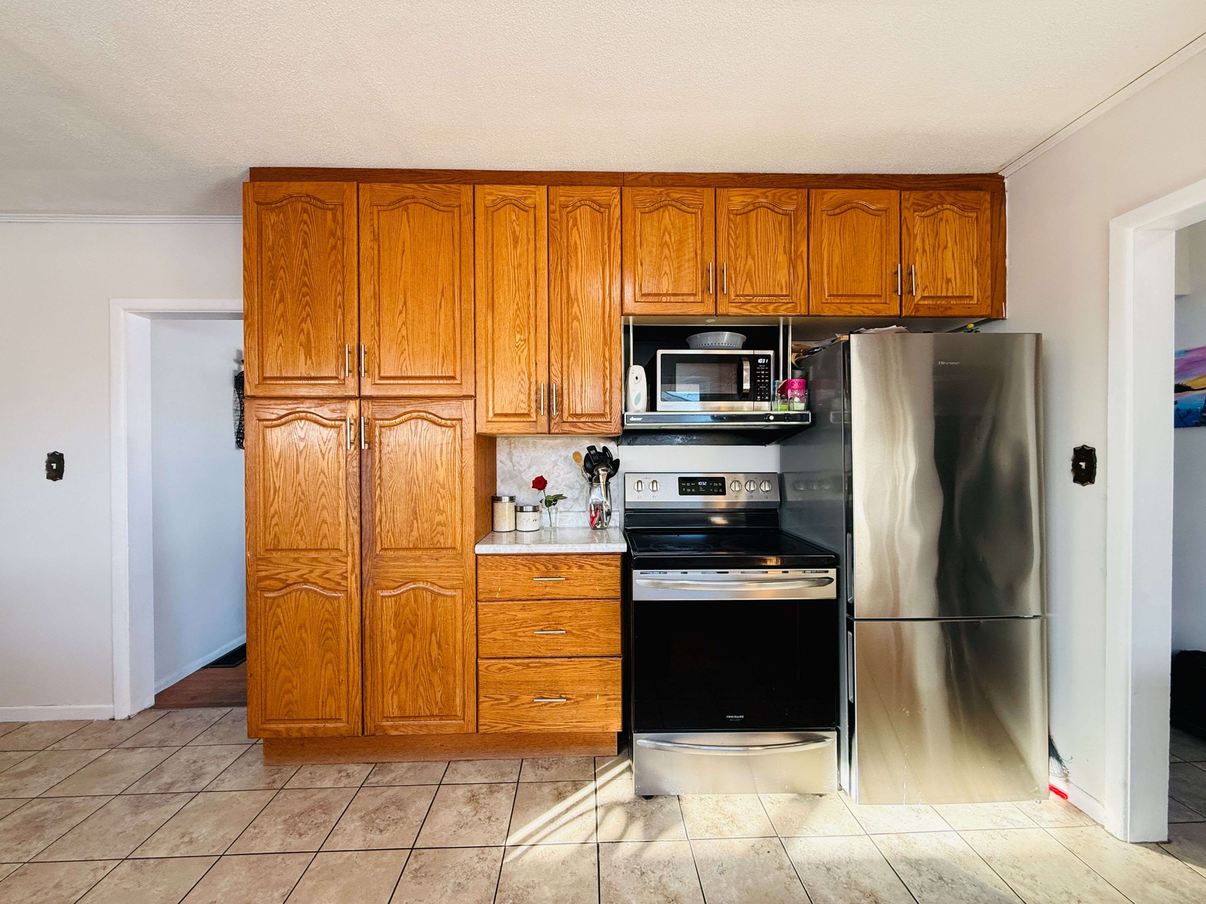 Hamilton, ON L8V 2G7,22 Gildea ST