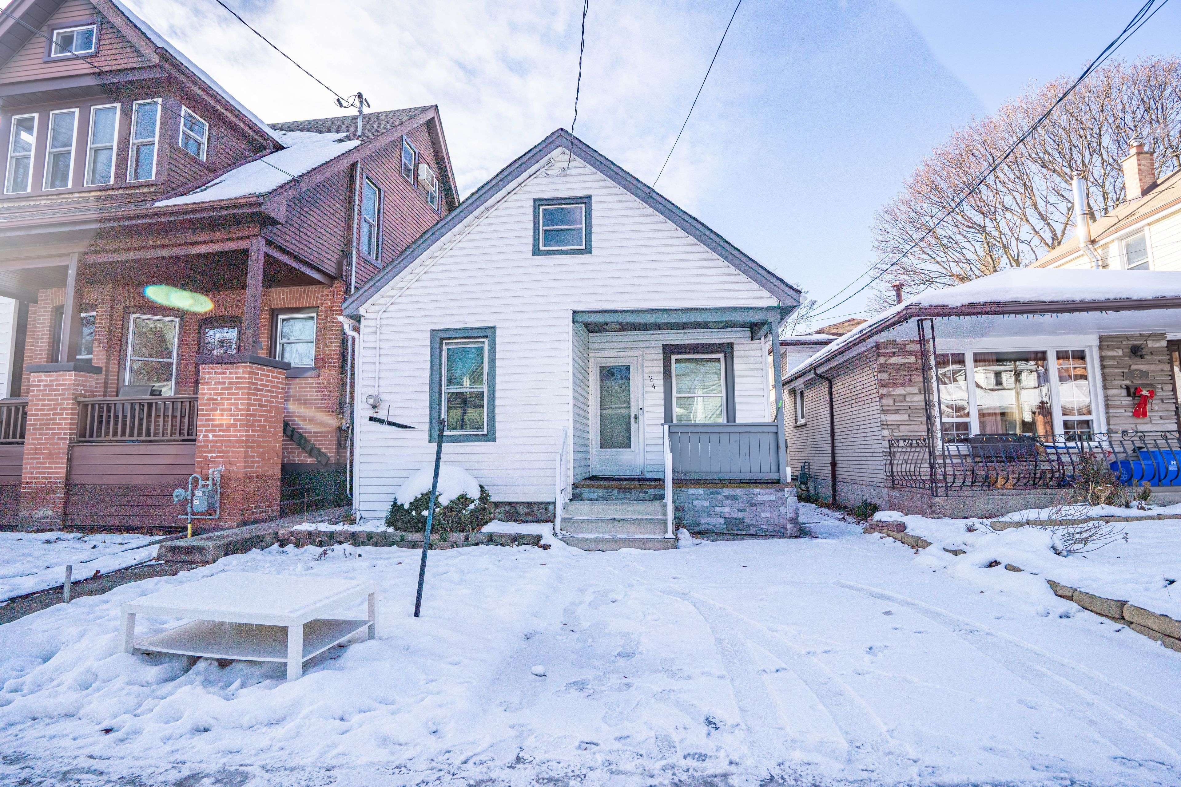 Hamilton, ON L8V 2V3,24 East 22nd ST