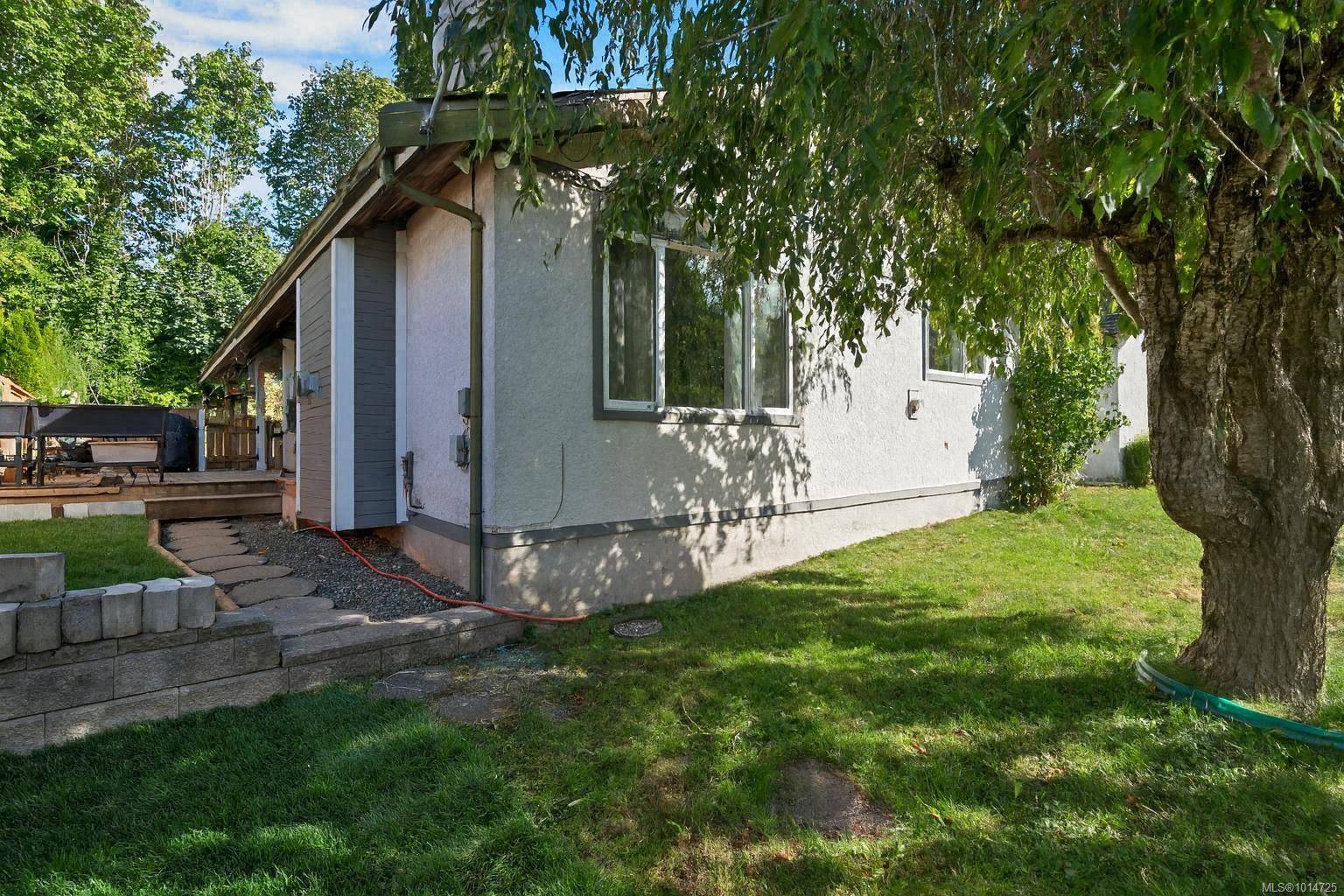 Campbell River, BC V9W 3E2,919 HEMLOCK St