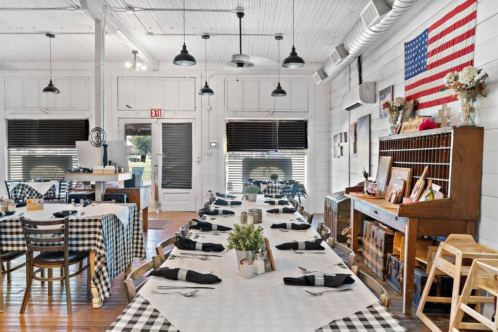 Mingus, TX 76463,209 S Mingus Boulevard