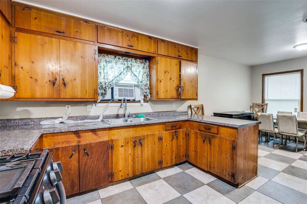 Dallas, TX 75217,1447 Gillette Street