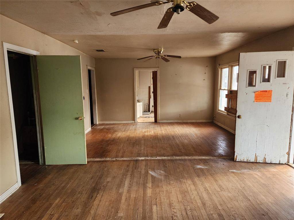 Ballinger, TX 76821,407 Largent Avenue