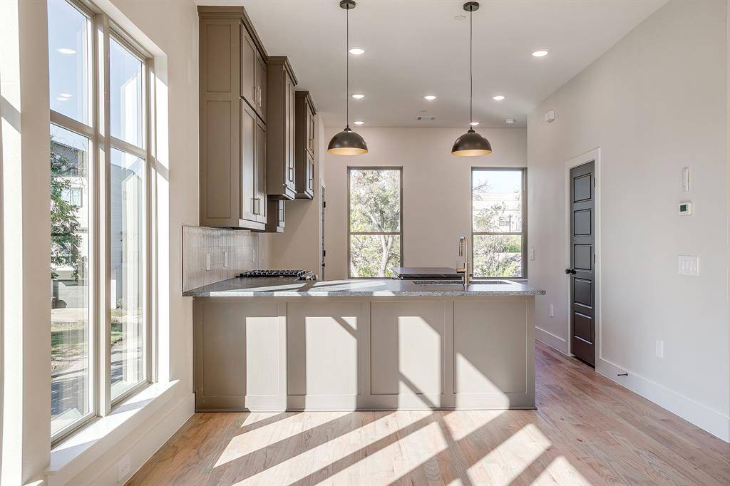 Fort Worth, TX 76107,302 Foch Street #160