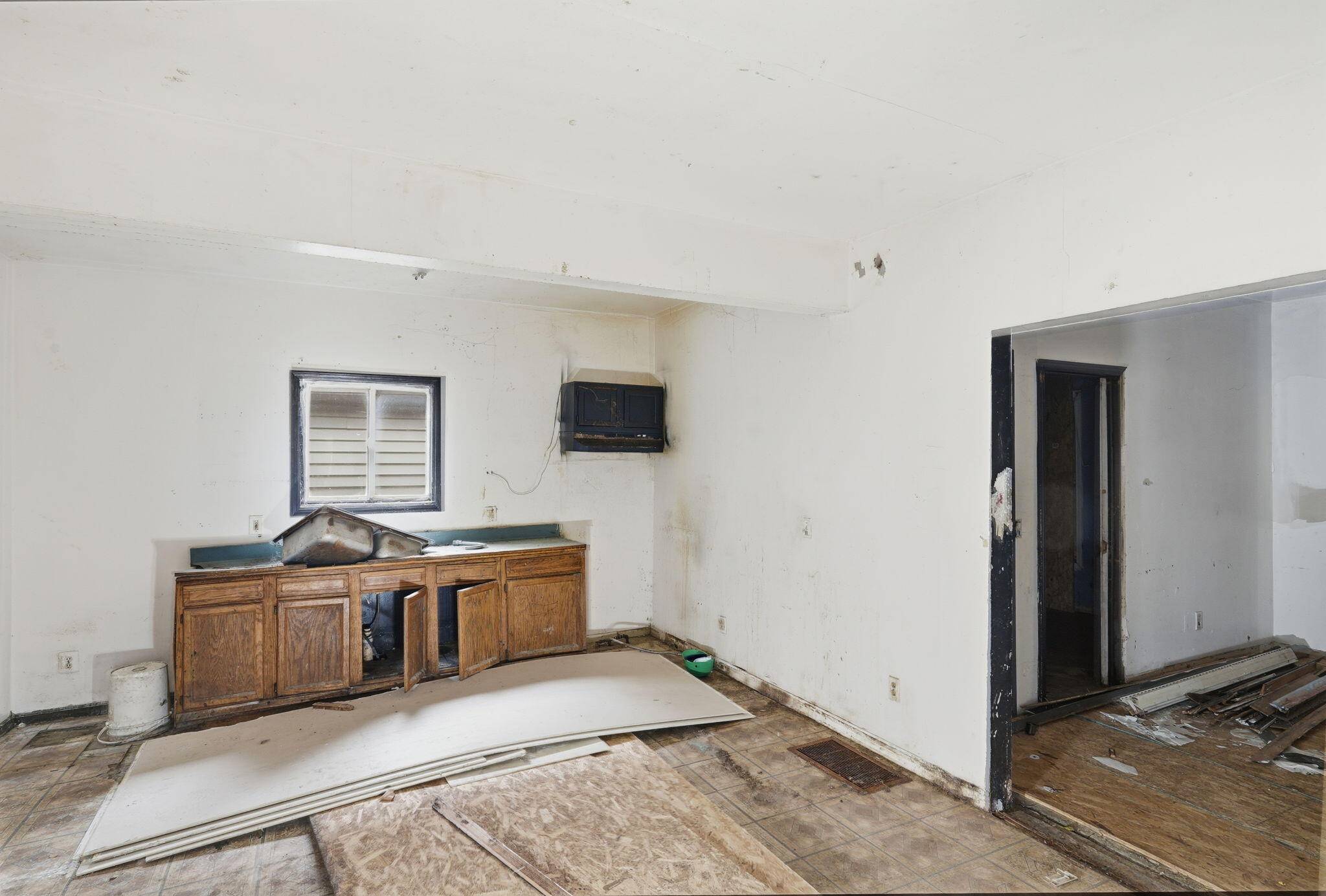 Grand Rapids, MI 49503,877 Oakland AVE SW