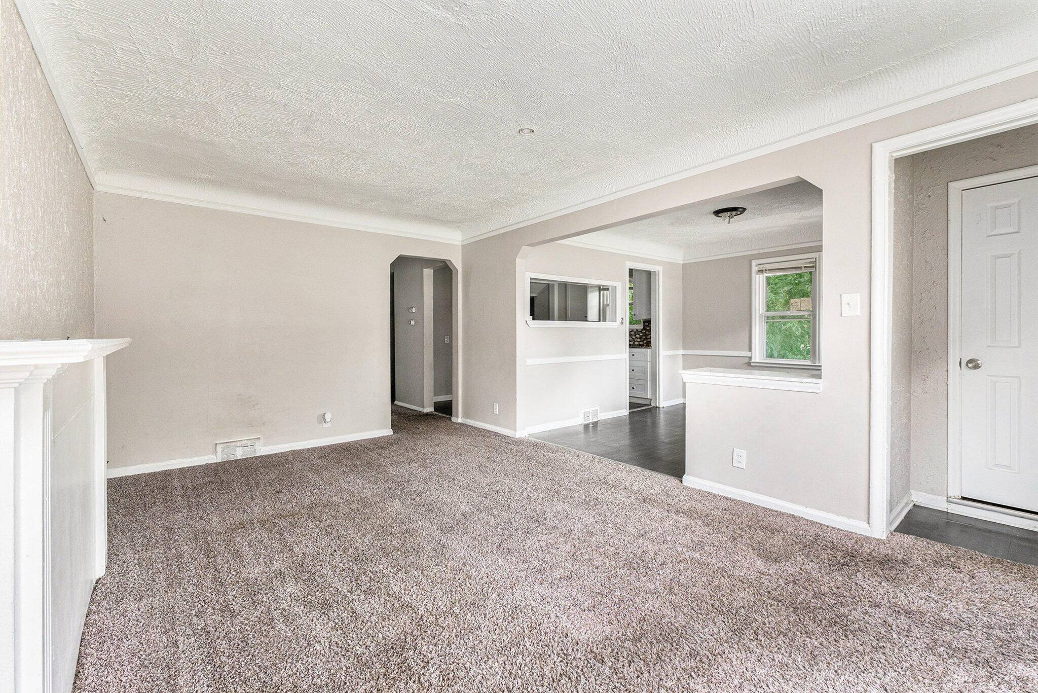 Detroit, MI 48221,18093 Mendota ST