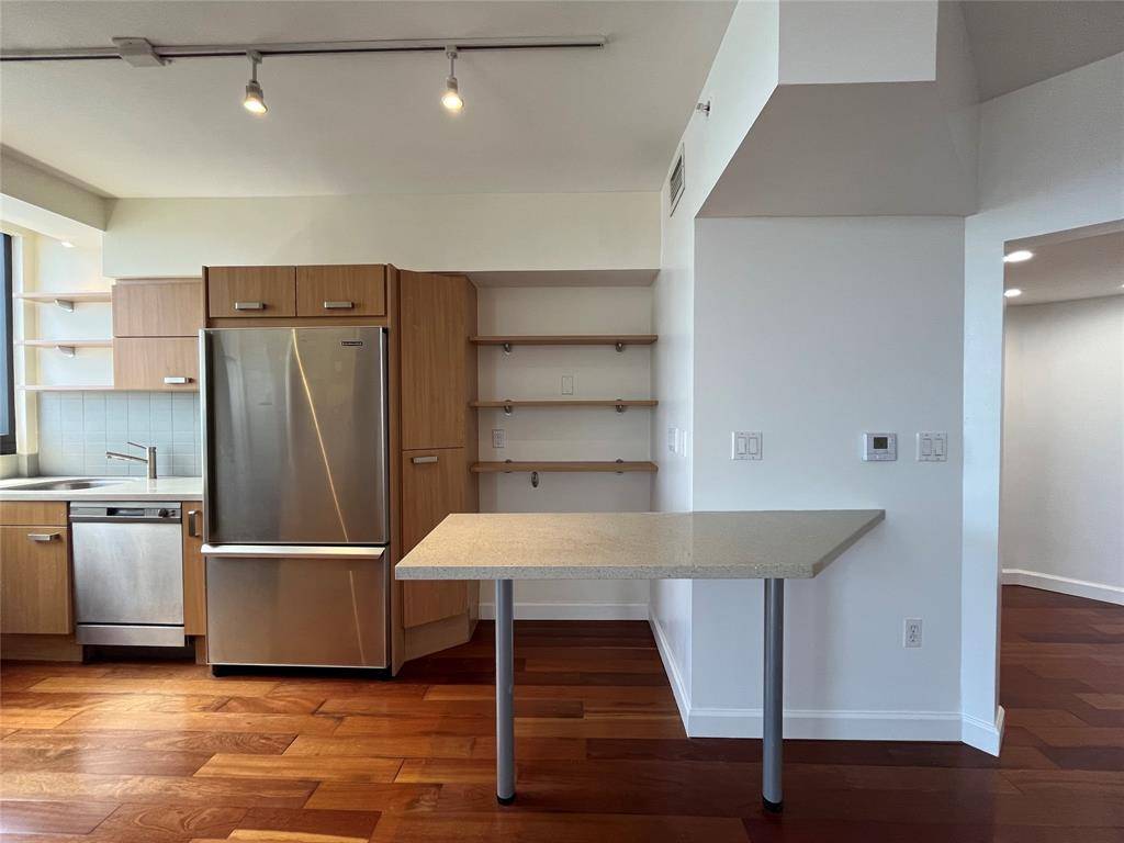 Miami Beach, FL 33139,Address not disclosed