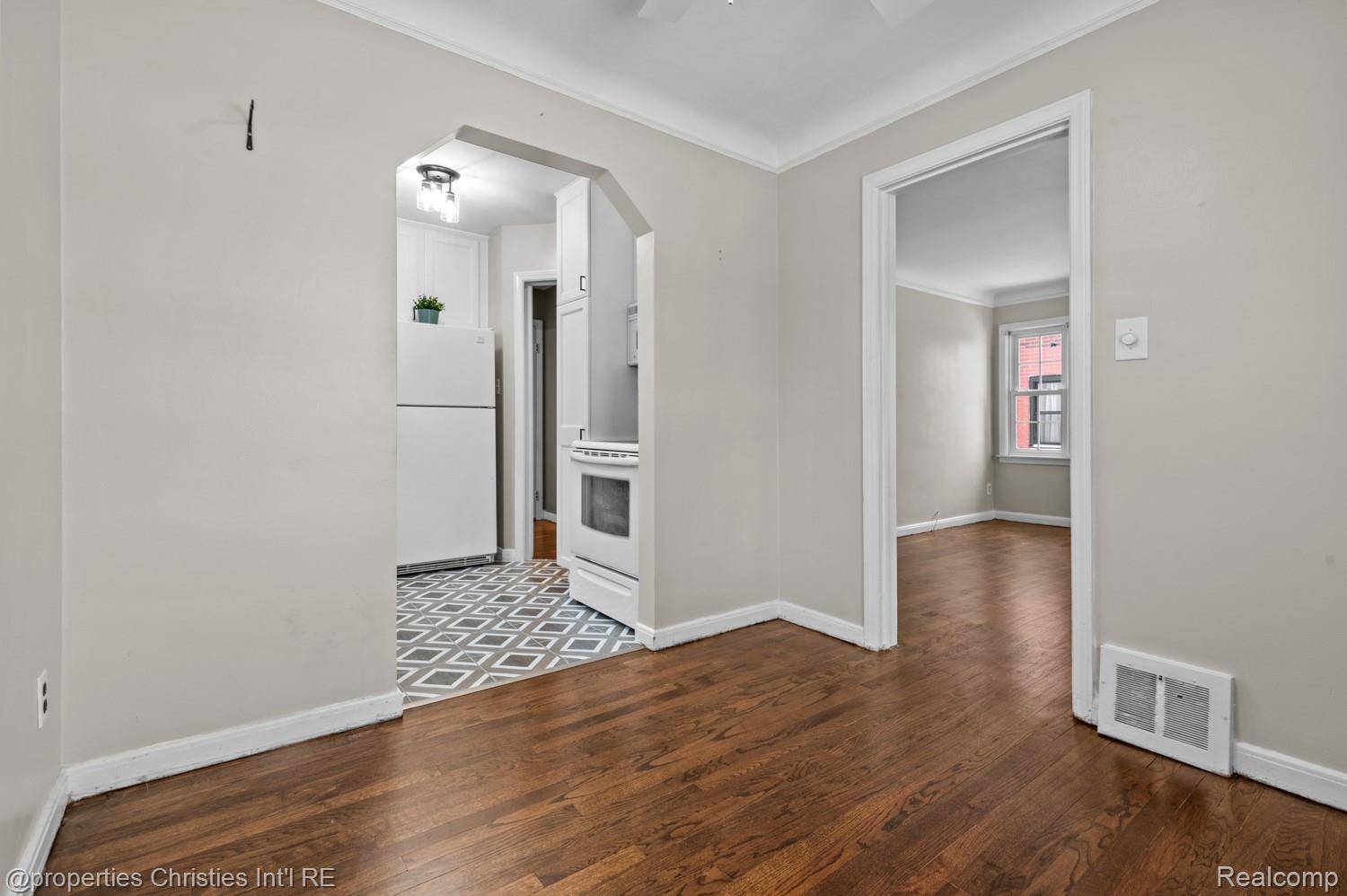 Wyandotte, MI 48192,2343 17th ST