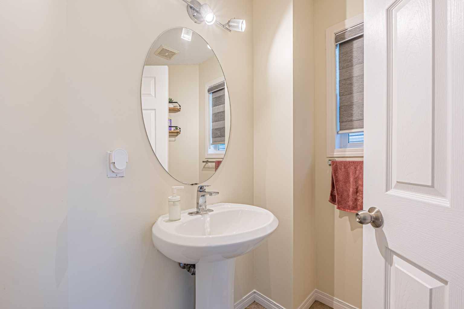 Calgary, AB T3J 5M5,9249 Saddlebrook DR NE