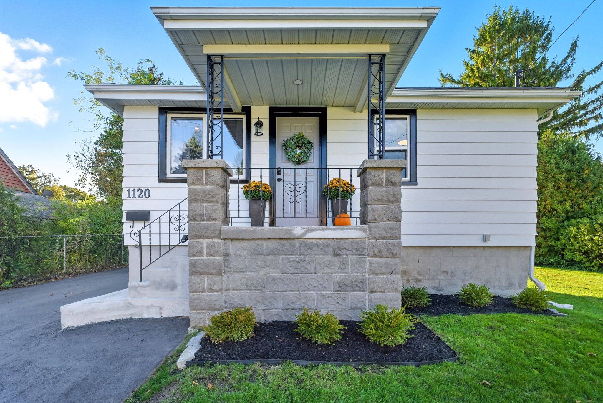 Oshawa, ON L1G 4K5,1120 Somerville ST