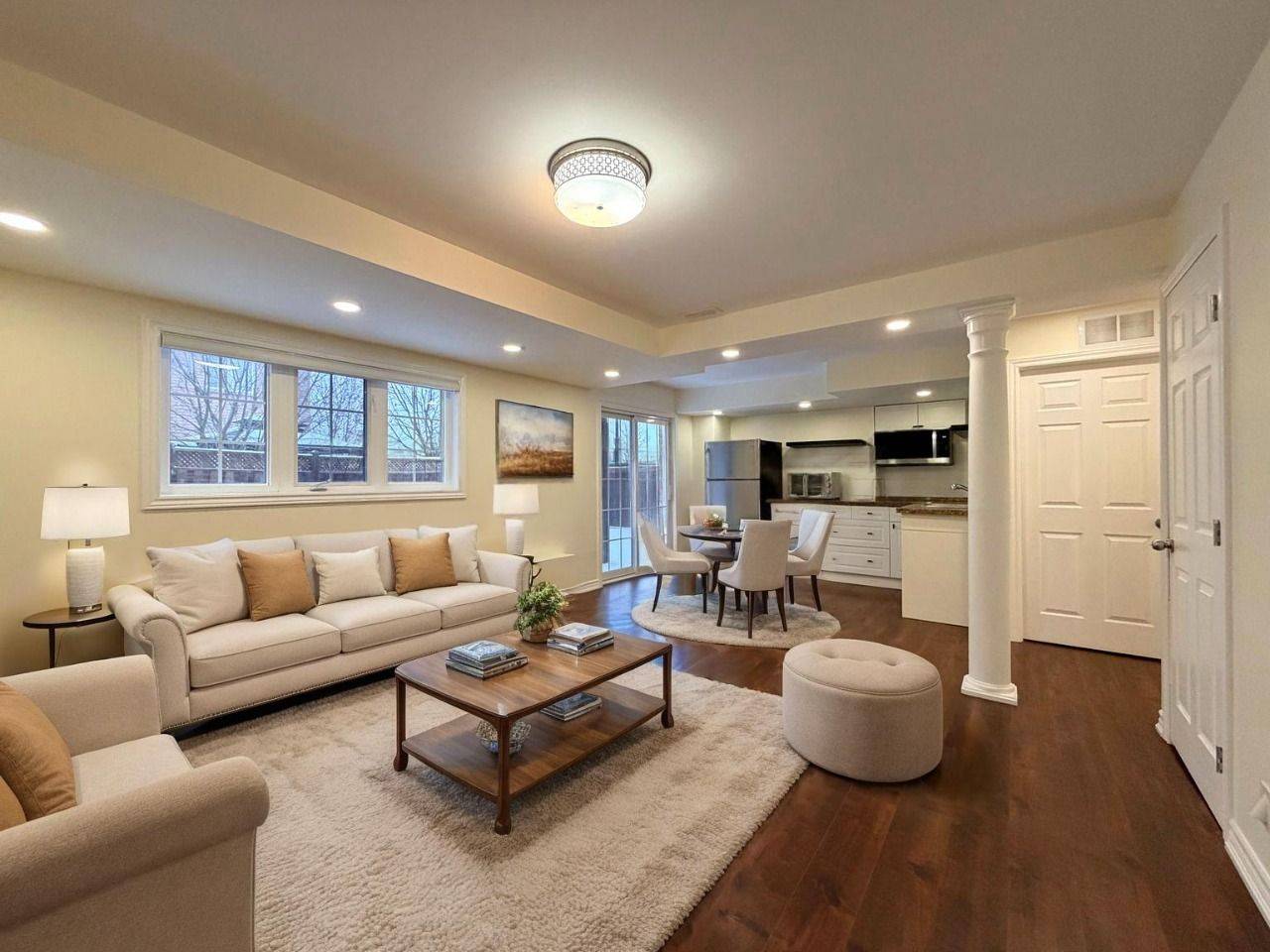 Newmarket, ON L3X 2X2,331 Spruce Grove CRES #Lower