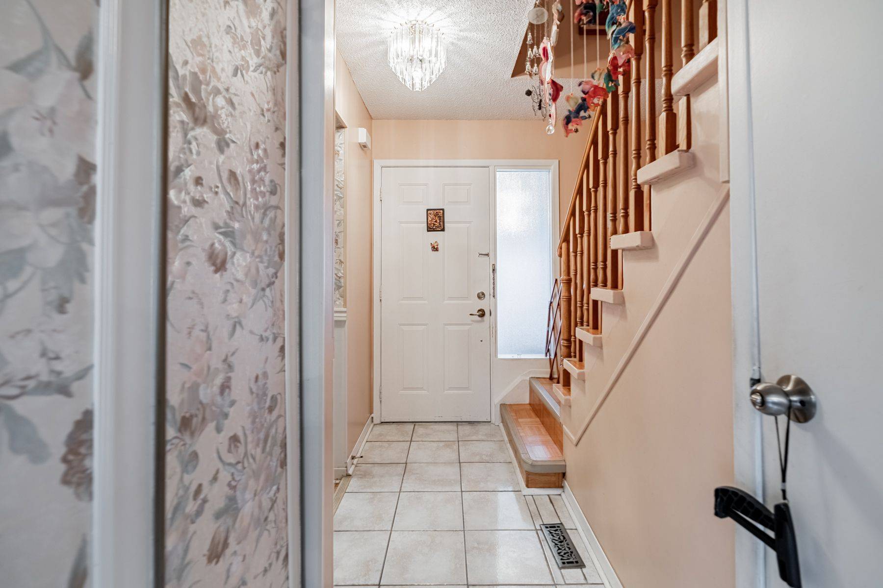 Mississauga, ON L5L 3M9,4278 Sawmill Valley DR