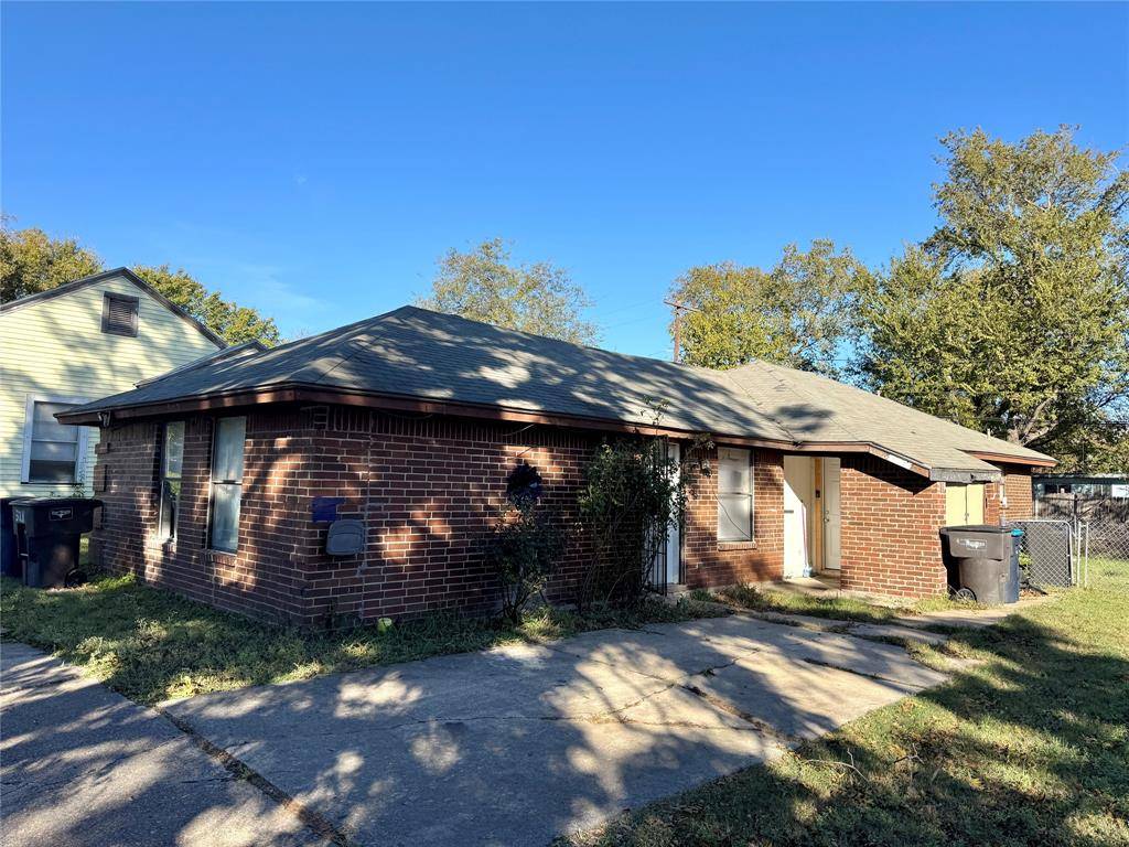 Fort Worth, TX 76110,521 E Mason Street