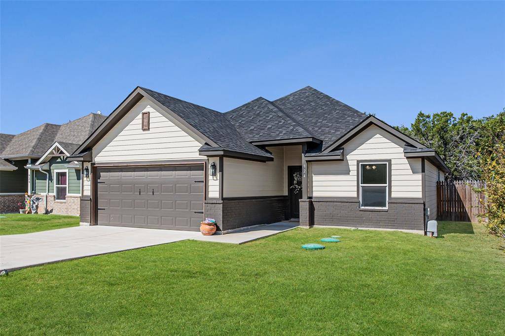 Granbury, TX 76048,924 Colorado River Drive