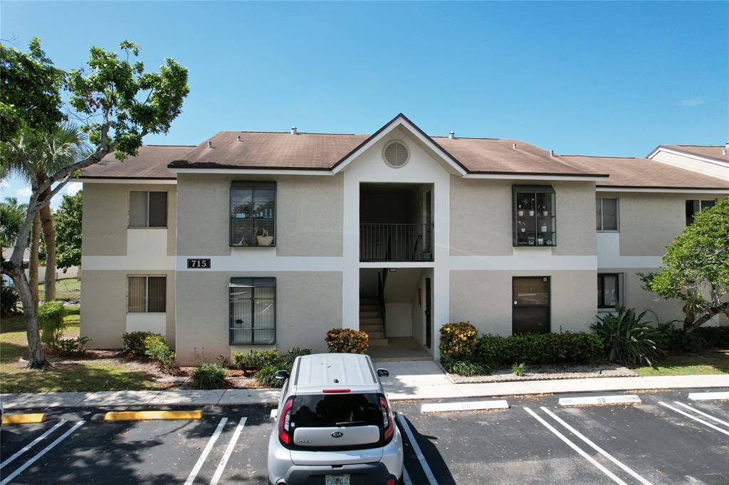 Pompano Beach, FL 33069,715 Gardens Dr #203